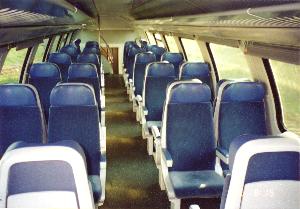 Horn� poschodie koncov�ho voz�a CityShuttle radu 8033 ako E 7603 zo �st. Wien S�dbf