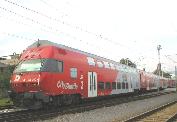 S�prava EMU City Shuttle radu 8033+ LV 1142 566-7 cca 15 m pred vjazdom do Rak�ska - Kittsee Gr.