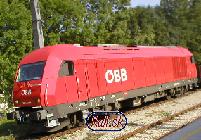 Ru�e� �BB 2016 045-1 v �ele n�kladn�ho vlaku v �st. Bad Deutsch Altenburg