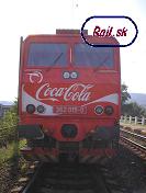 Rušeň 362 015-0 Loco ( v júni 2005 bol farebný zovňajšok radikálne zmenený na fyremný design spoločnosti Coca-Cola; 6 -> 136 kB )
