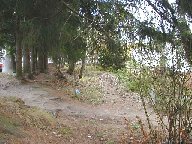 Zru�en� vle�ka - medzi plotom a stanicou (2) (102 kB)