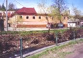 Zastvka Hronec obec (bez oznaenia H) (30. IV. 2002)