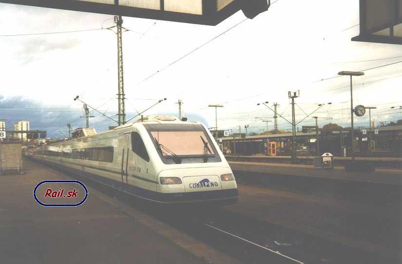 28. 10. 1998 Stuttgart Hbf - CIS č. 156 (ETR 470) prichádza